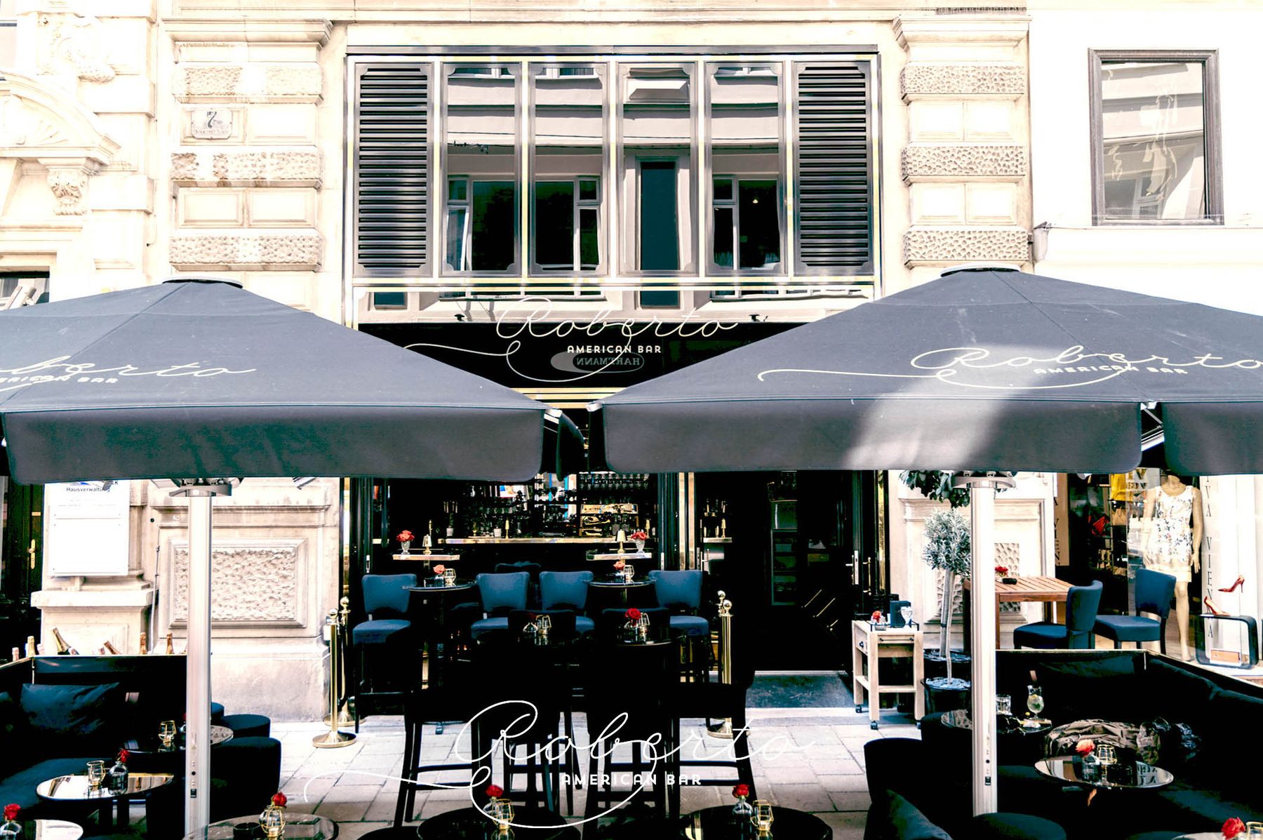 Jasomirgottstraße 7, 1010 Vienna 11am – 2am mail@robertosbar.com +43-1-5322646