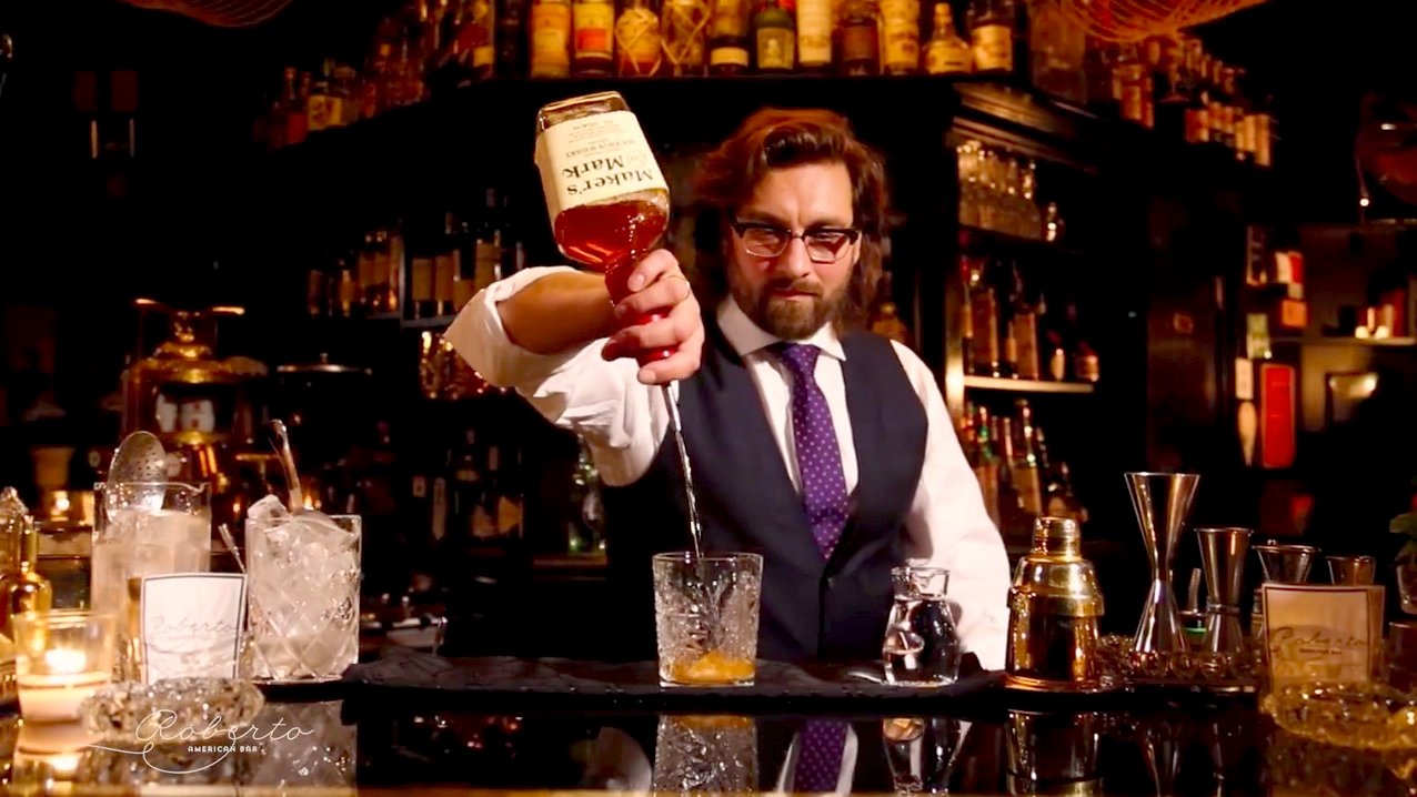 Roberto Pavlović-Hariwijadi shows how to make an Old Fashioned Cocktail with Maker's Mark Whiskey
